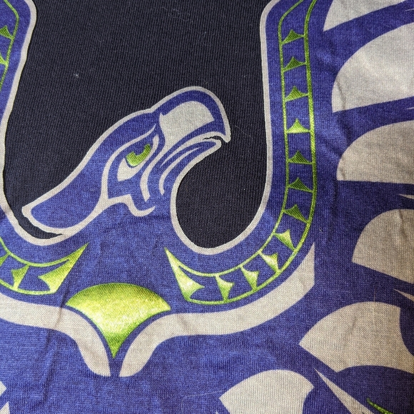 EUC Seattle Seahawks T-Shirt Small - Picture 4 of 6
